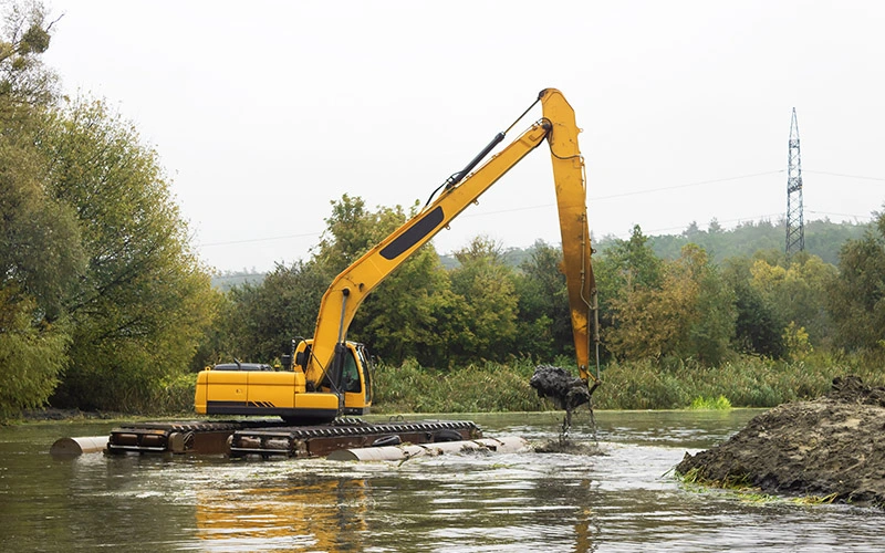 Water dredging equipment